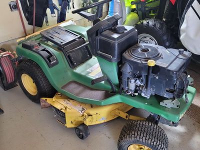 John Deere Riding Lawn Mower with KOHLER COMMAND 12.5 OHV Engine