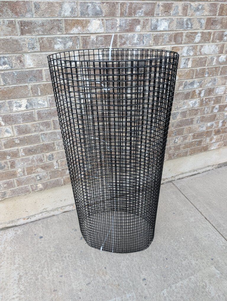 8ft wide 4ft tall 1in Square Mesh Fencing