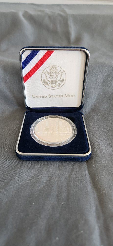 SILVER 2010 American Veterans Disabled For Life Commemorative Silver Dollar