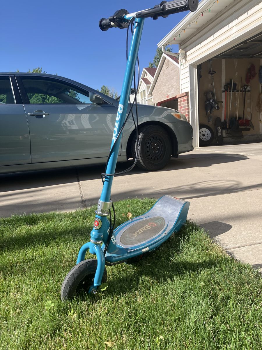 Electric Scooter (Razor e 200)