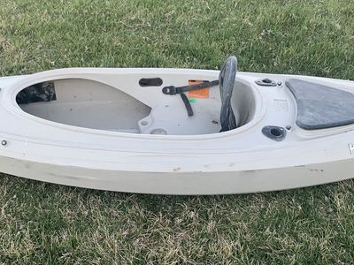 9 foot 7 inch Lifetime Payette angler kayak.