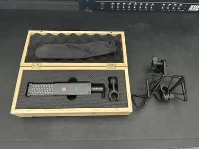 sE Electronics VR2 Active Ribbon Microphone