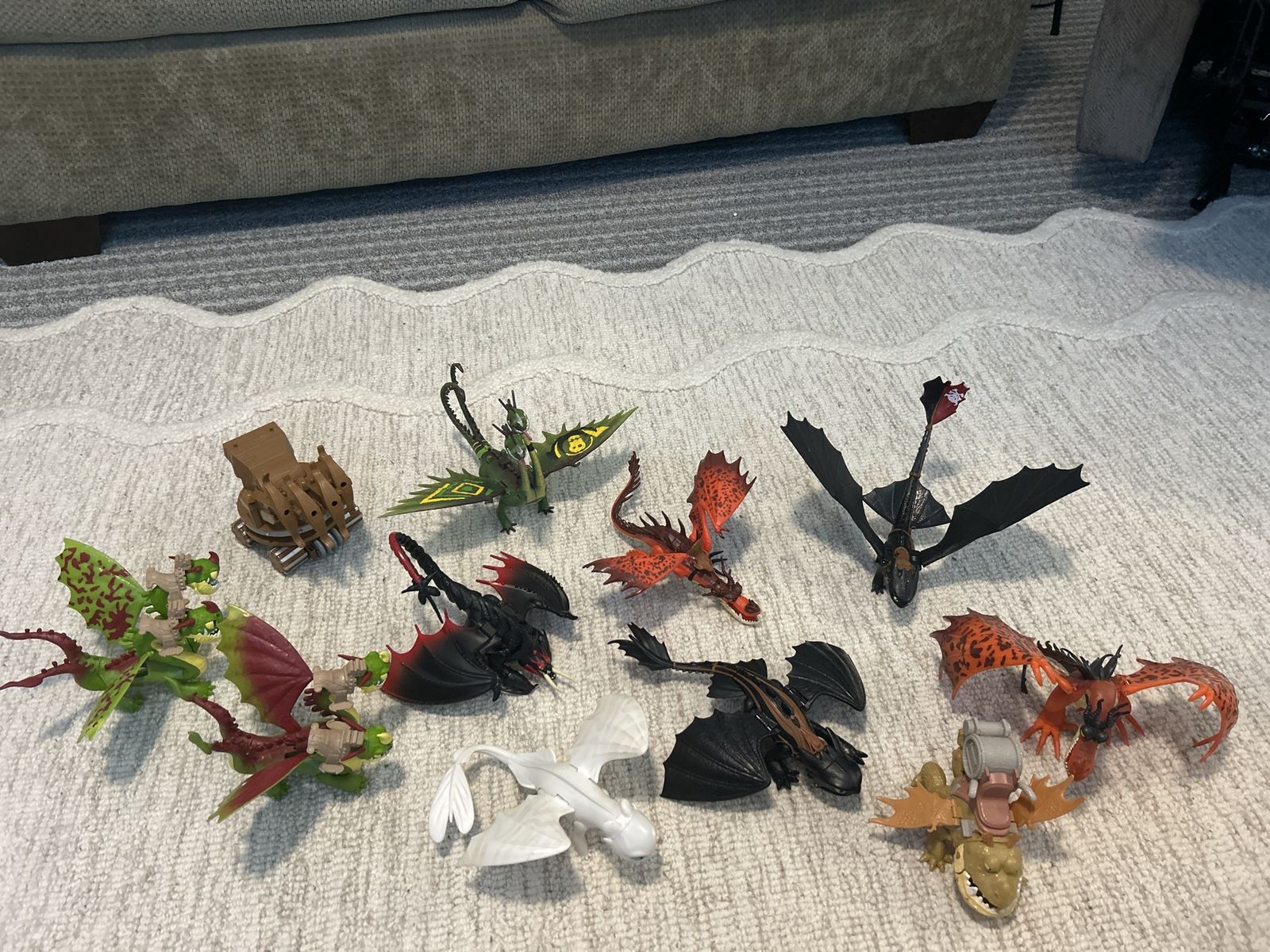 DreamWorks How to Train Your Dragon Action Figure Lot - 10 Dragons & Battle Toy