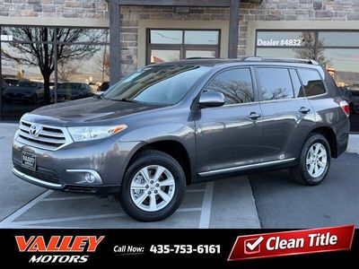 2011 TOYOTA HIGHLANDER SE