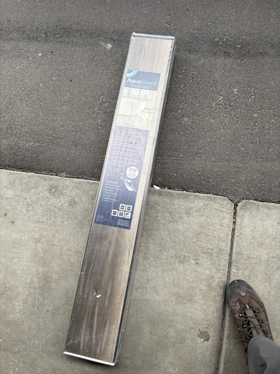 63 Laminate flooring tiles