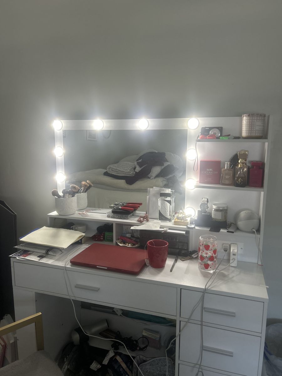 White Vanity Desk with Lighted Mirror and Storage Drawers - Used