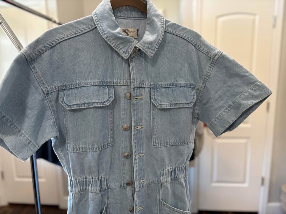 Free People We the Free Marci Denim Jumpsuit Romper size Small $65 cash/venmo in Draper