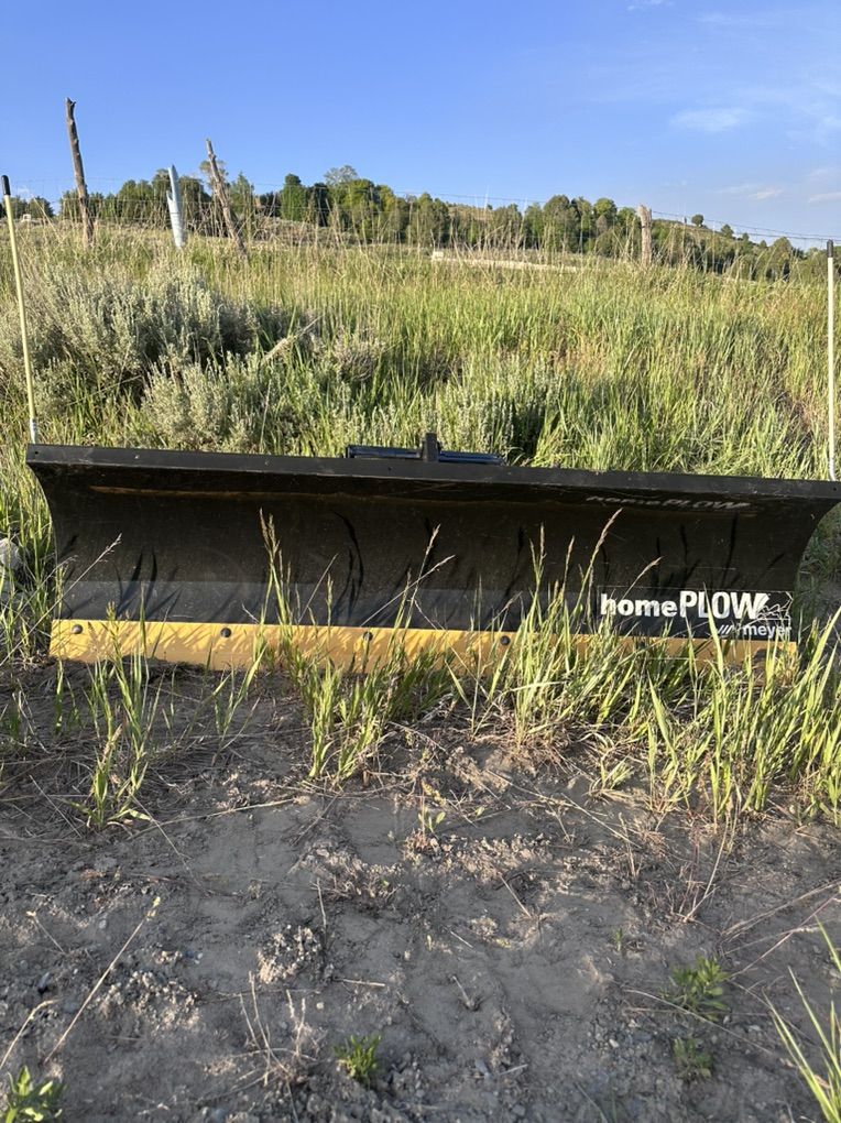 Meyer HomePlow 80 Snow Plow With 2 Hitch Mount