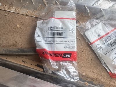 Wiremold 5507SW-WH Switch Faceplate for 5500 Series - White