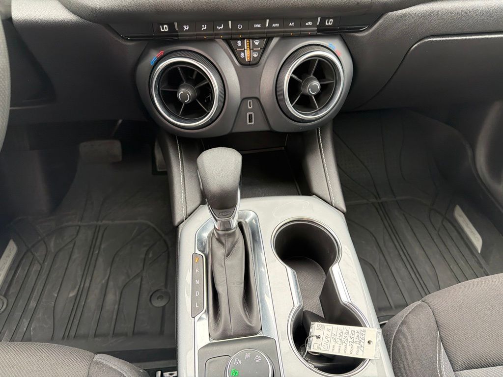 Main image 13