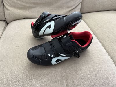 Peloton Cycling Shoes Size 45 (Mens 11)