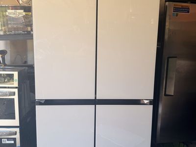BRAND NEW Samsung Bespoke 4-Door French Door Refrigerator White Glass Panels