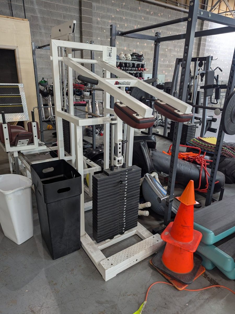 Standing raised calf exercise machine