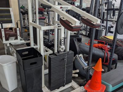 Standing raised calf exercise machine