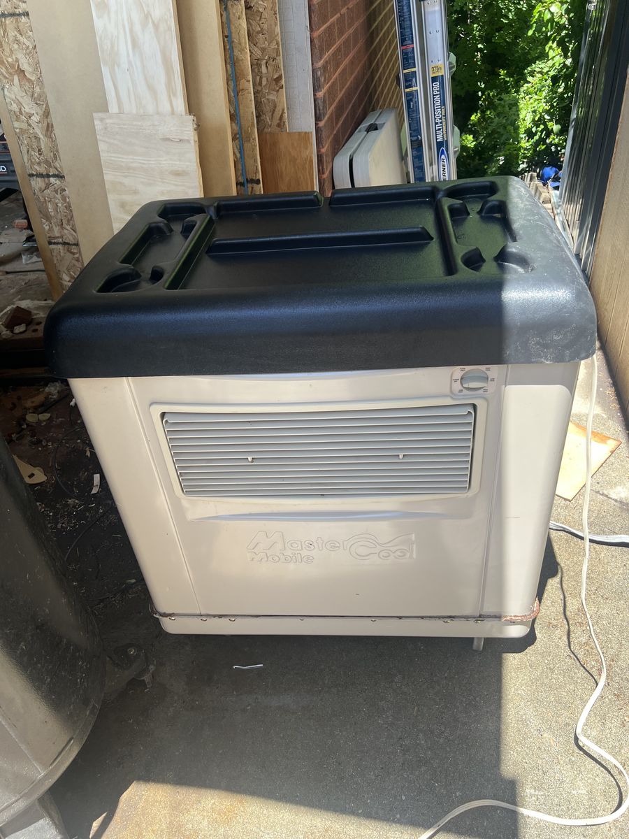 Champion Portable Swamp Cooler (evaporative cooler) (model MMBT12)