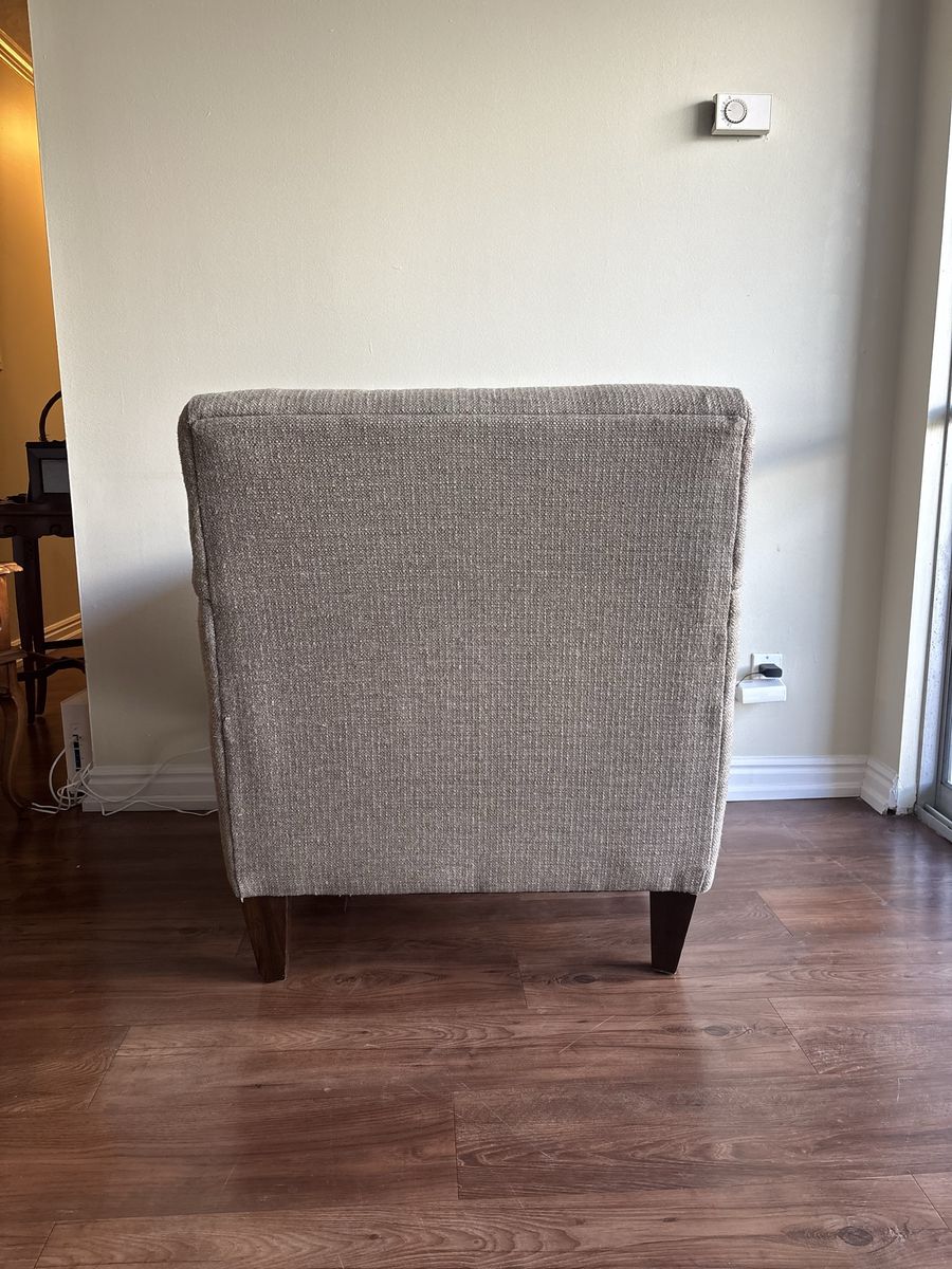 Main image 4