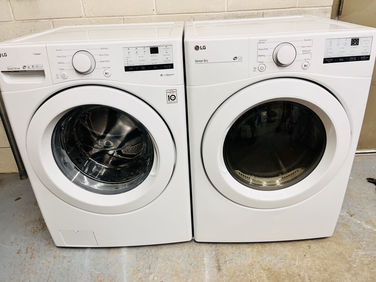 2023 LG washer and dryer set