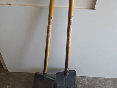 Shingle stripping shovel or removal