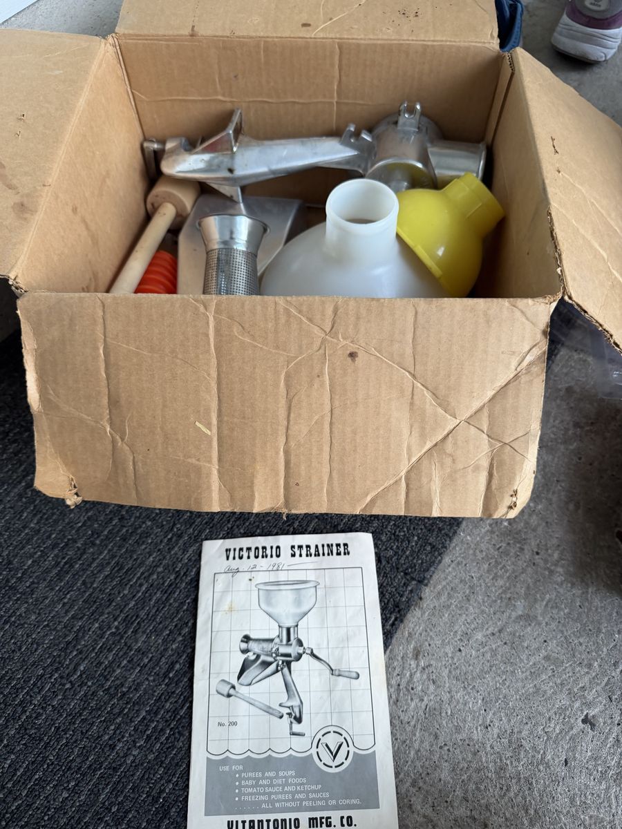 Victorio Strainer No. 200 Food Mill and Sauce Maker with Original Box and Manual