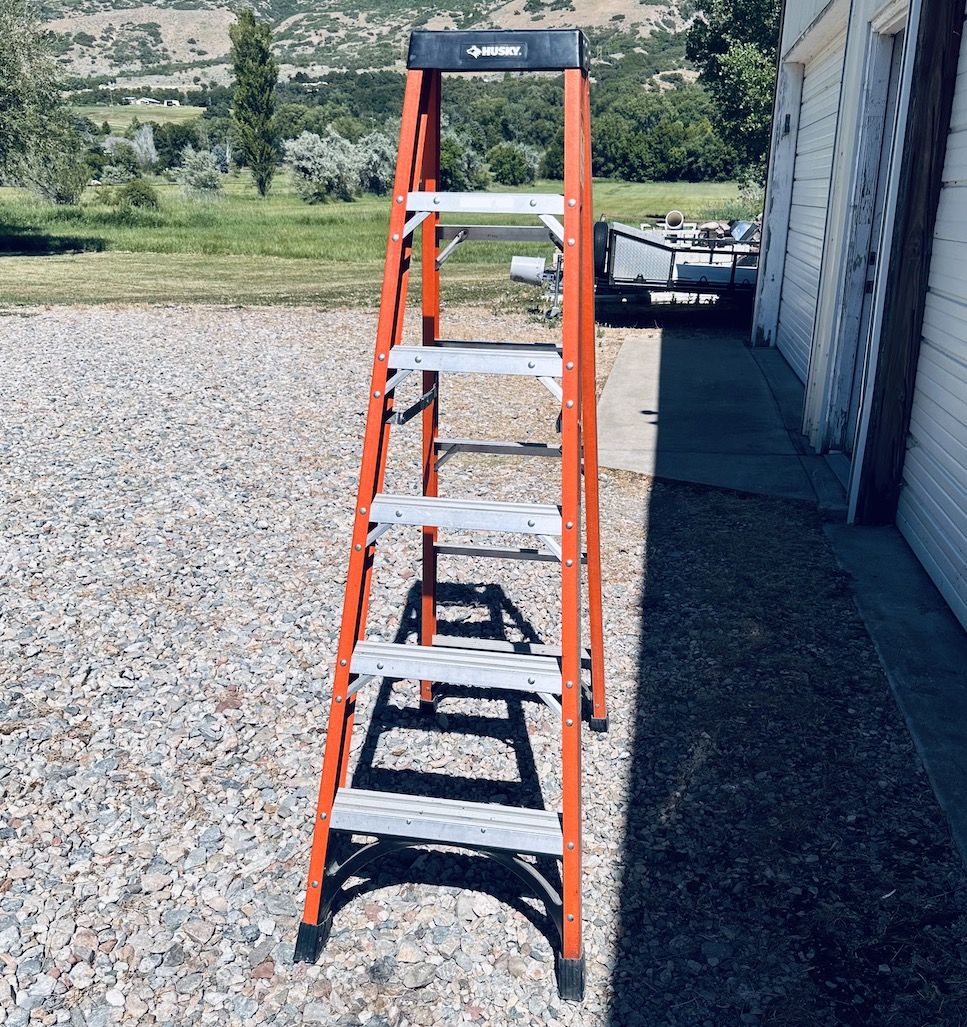 Husky 6 ft. Fiberglass Step Ladder - Orange/Silver, Type II 225 lbs Duty Rating