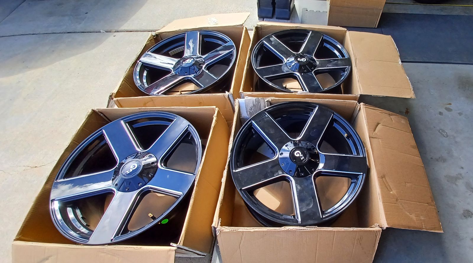 GfX 20" x 8.5" black wheels