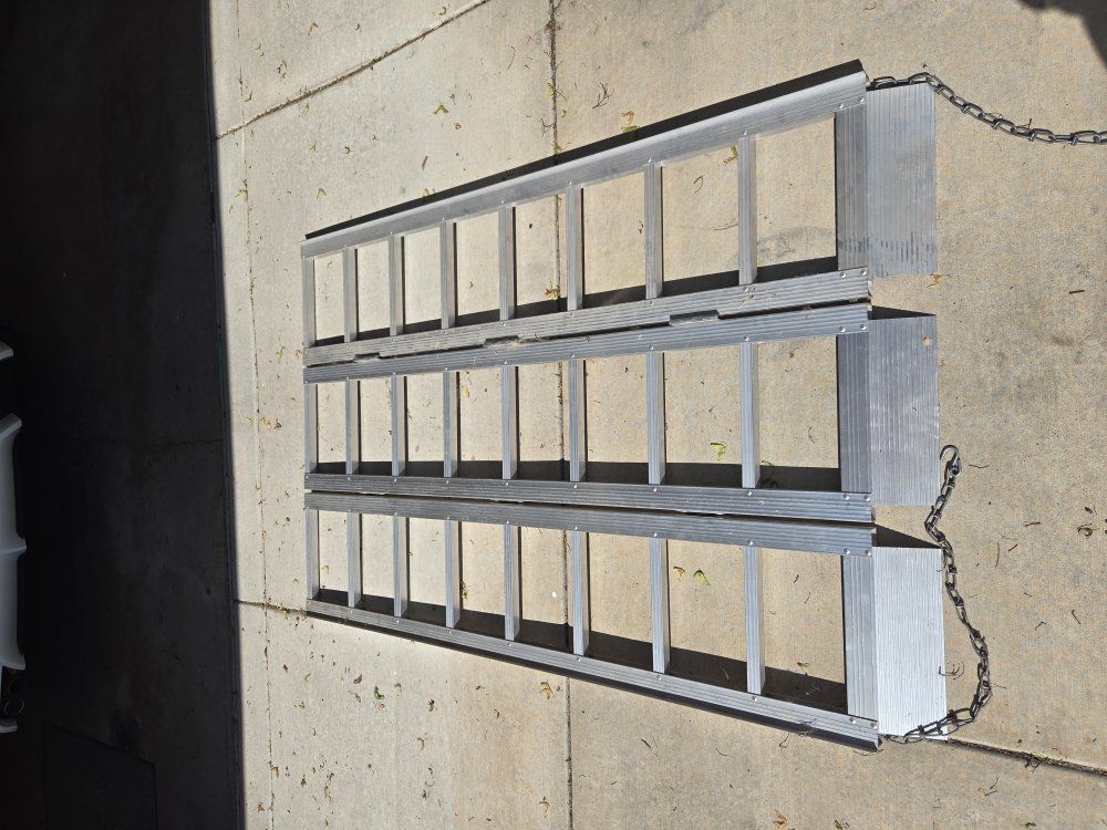 Fulton aluminum loading ramp