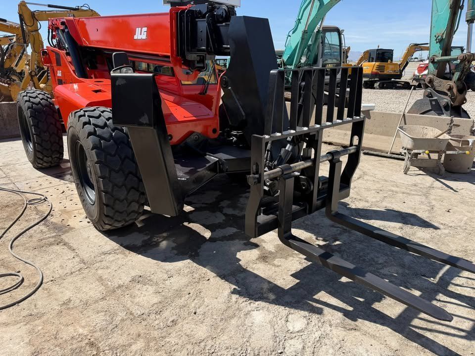 SWEET! 2017 JLG MODEL 10054 10,000 POUND TELEHANDLER