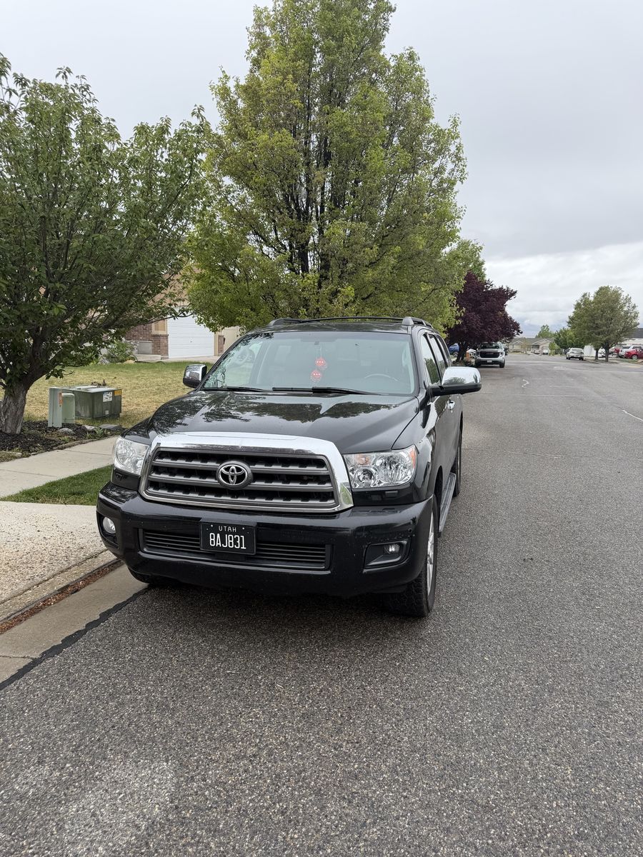 2010 TOYOTA SEQUOIA Platinum