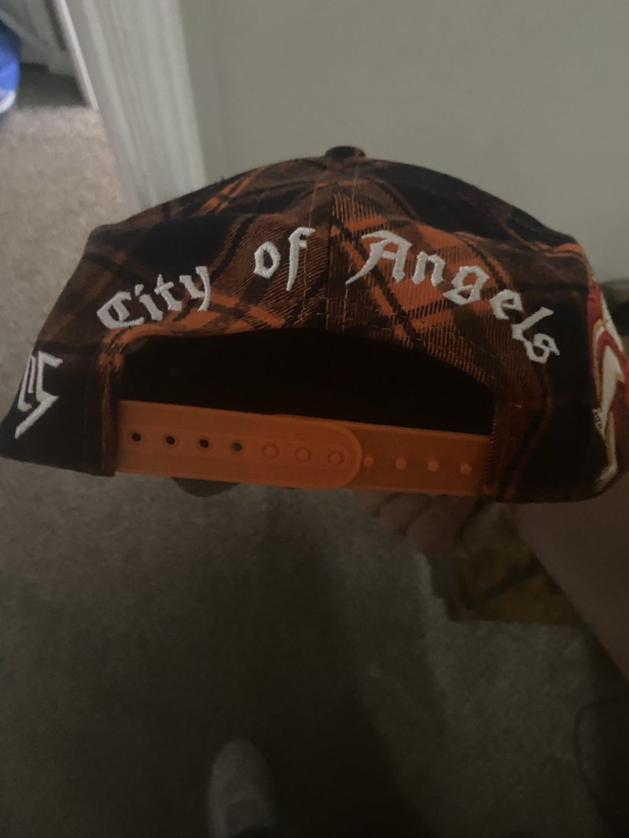 Clean LA hat