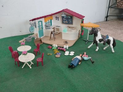 Schleich Cafe