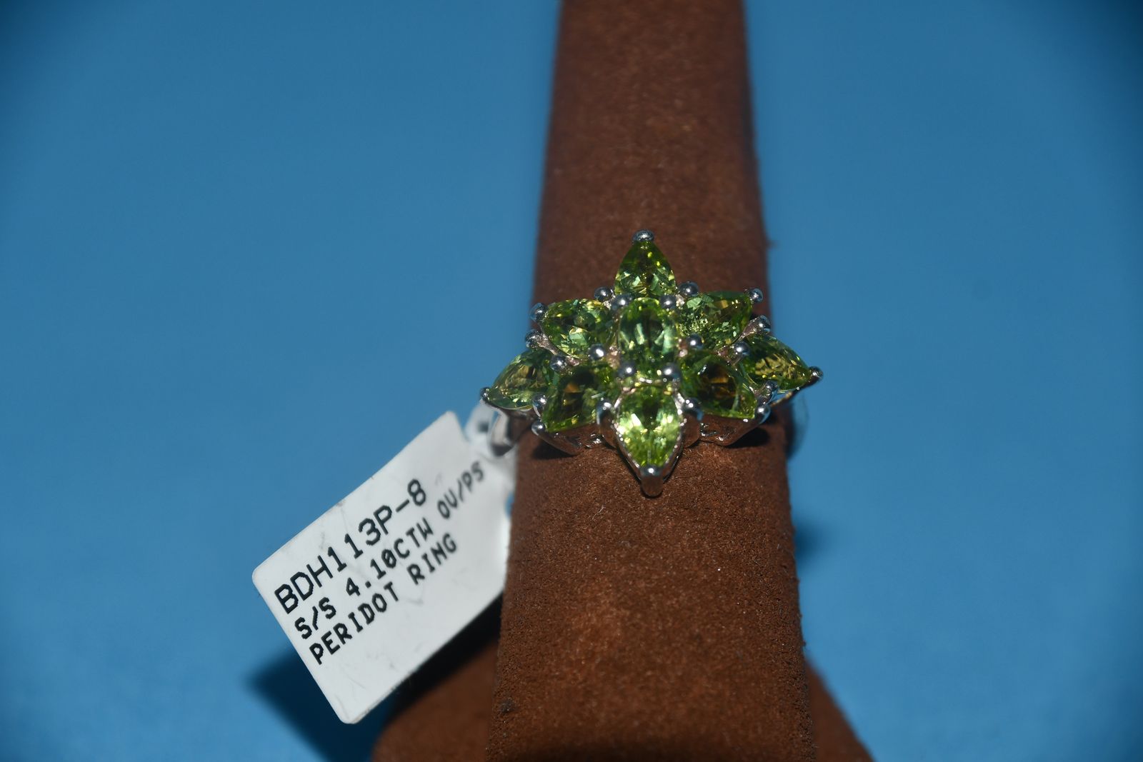 BEAUTIFUL WOMEN'S PERIDOT RING ~ SIZE 8 ~ S/S 4.10 CTW OV/PS PERIDOT ~ NEVER WORN