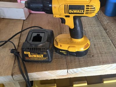 DEWALT DC759 18V 1/2" Cordless Drill/Driver Kit with Charger - Used Good Condition