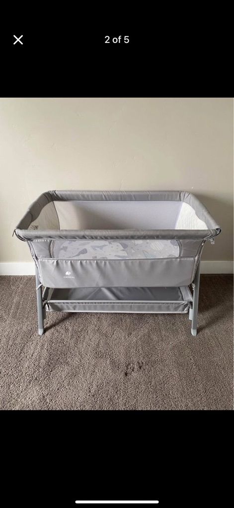 Gray Gender Neutral Baby Bassinet