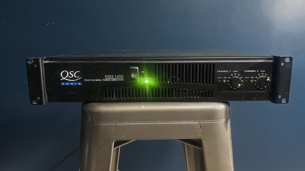 QSC RMX 1450 Professional Power Amplifier