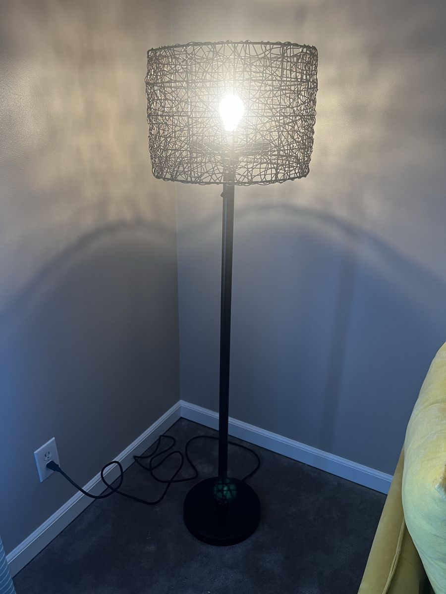 Modern Black Metal Floor Lamp with Woven Wire Shade