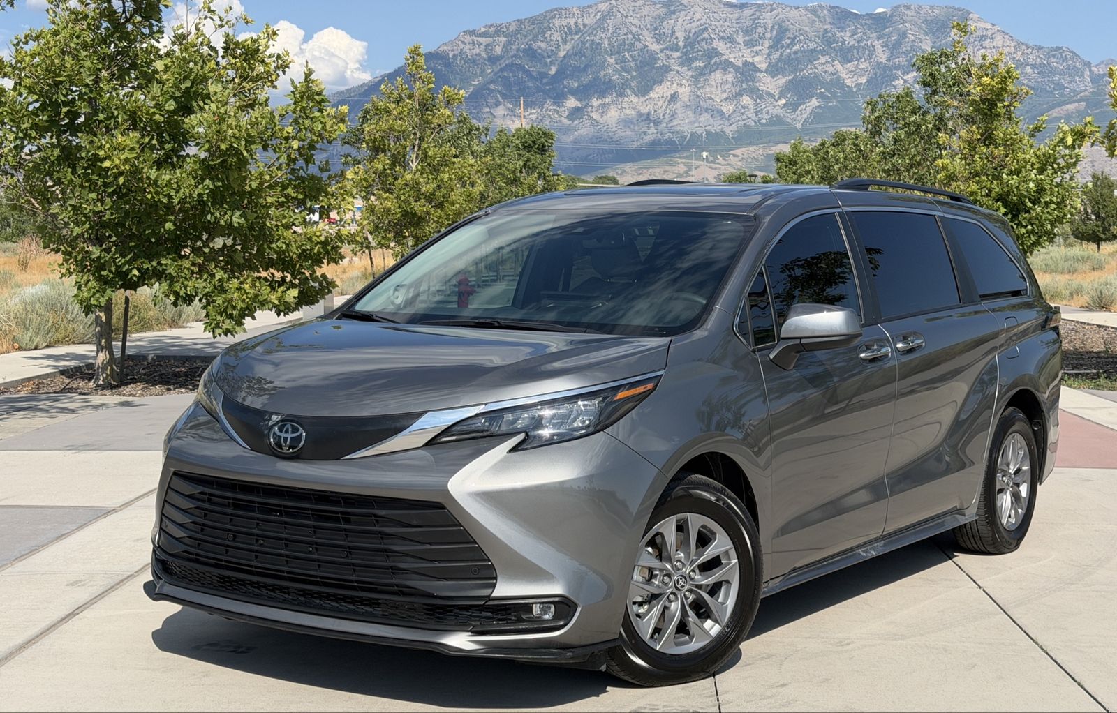 2026 Toyota Sienna XLE 8-Passenger