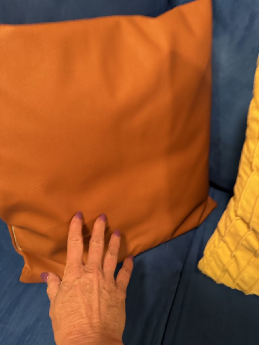 Main image 6