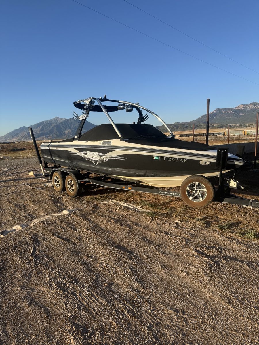 22-foot V-drive CENTURION SURF, SKI, BOAT ONLY 509 hours