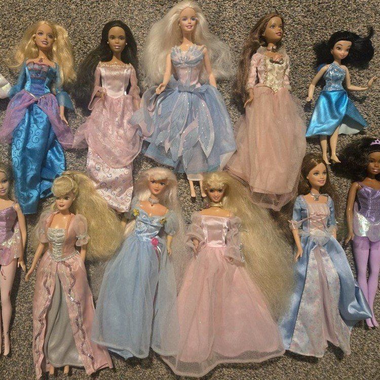 Assorted Dolls, Barbie's