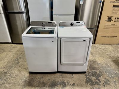 NEW SAMSUNG WASHER AND DRYER SET WITH WARRANTY