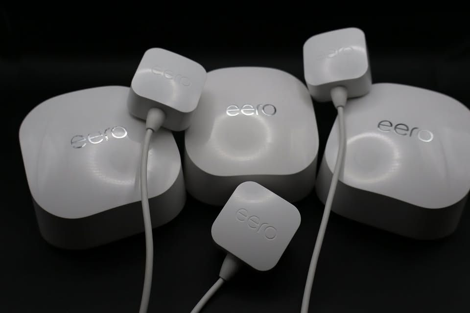 Amazon eero 6 Dual-Band Mesh Wi-Fi 6 System (3-Pack)