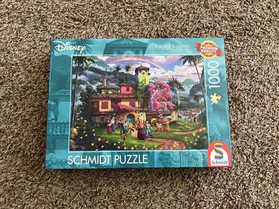 NEW: Thomas Kinkade Disney Encanto 1000 Piece Puzzle