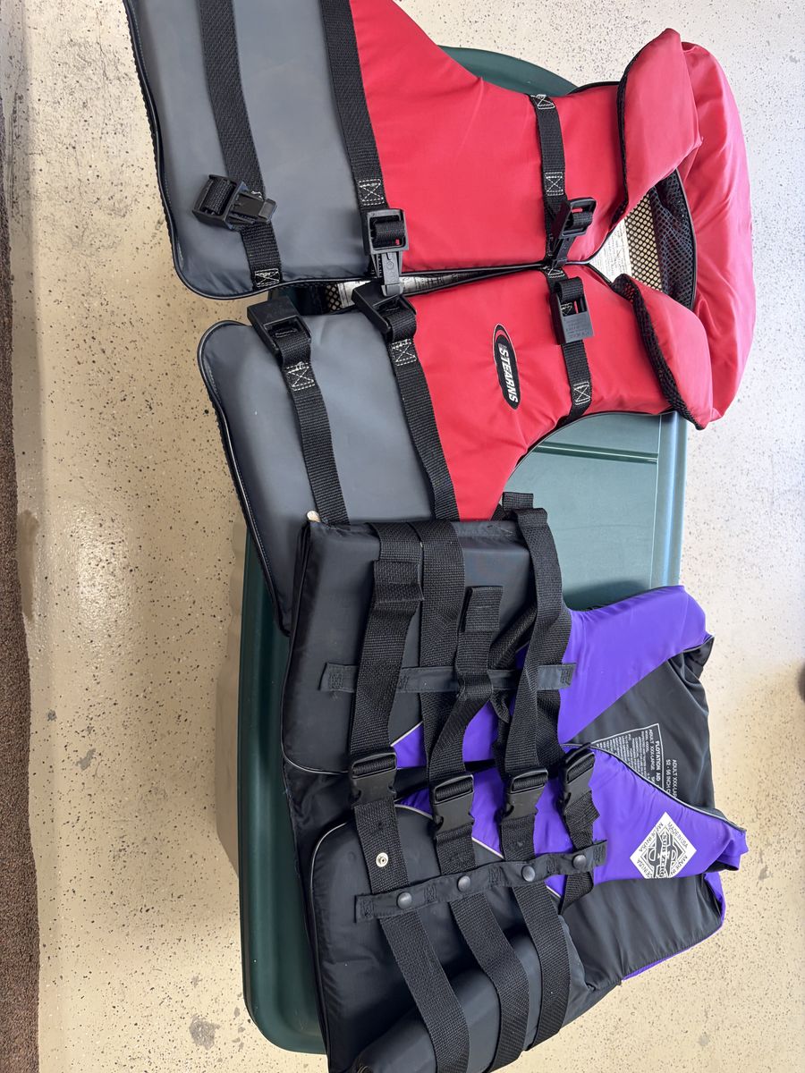 LIFE VEST / PFD / LIFE JACKETS