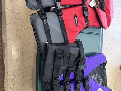 LIFE VEST / PFD / LIFE JACKETS
