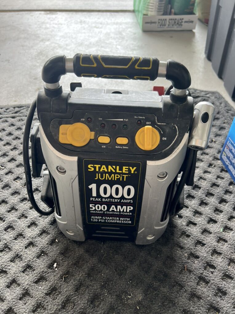Stanley 1,000 Peak Amps Jump Starter
