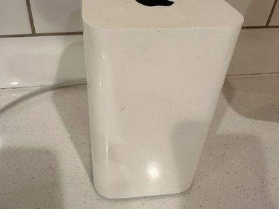Apple AirPort Extreme WiFi router