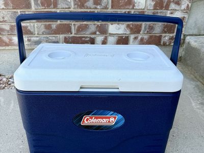 Coleman 28 Quart Cooler With Handle