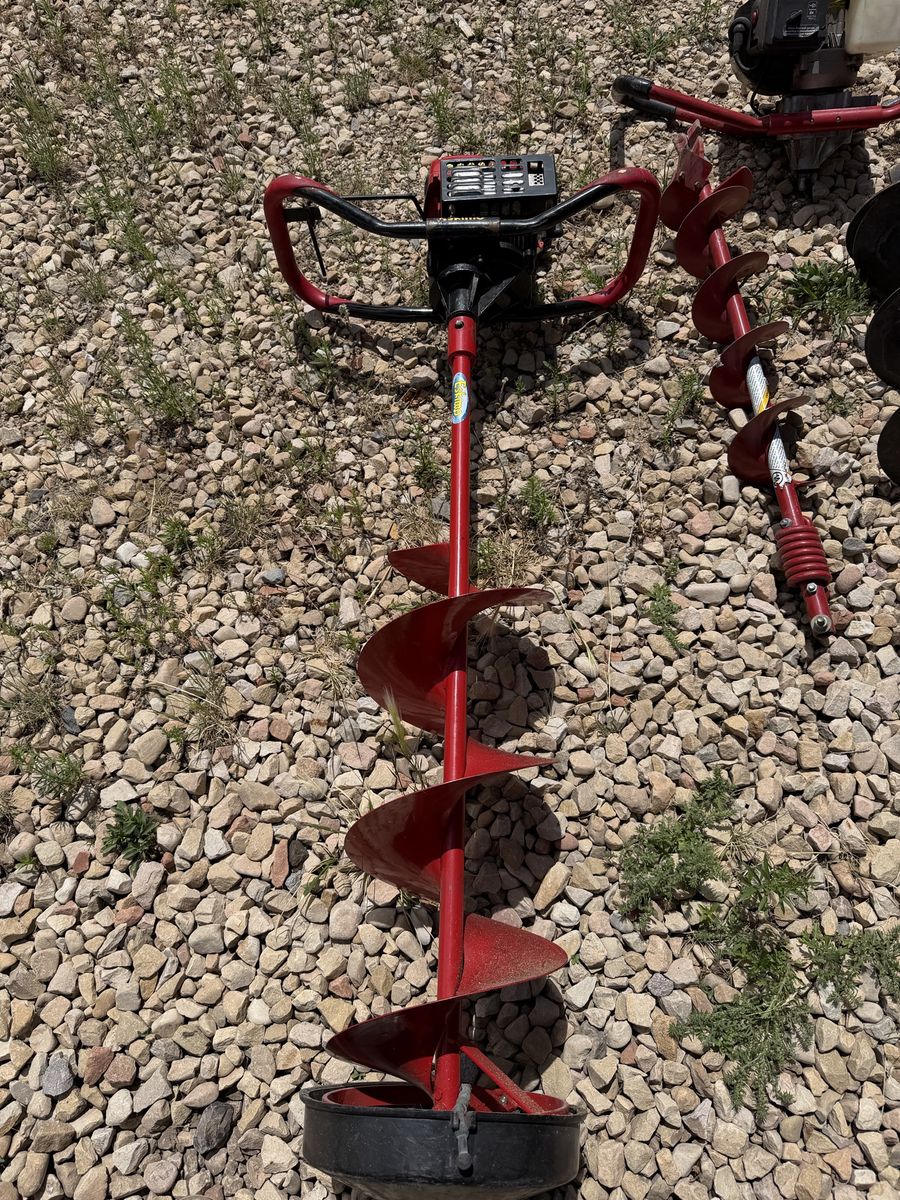 Eskimo Barracuda Power Ice Auger with 8-inch Drill Bit, Red