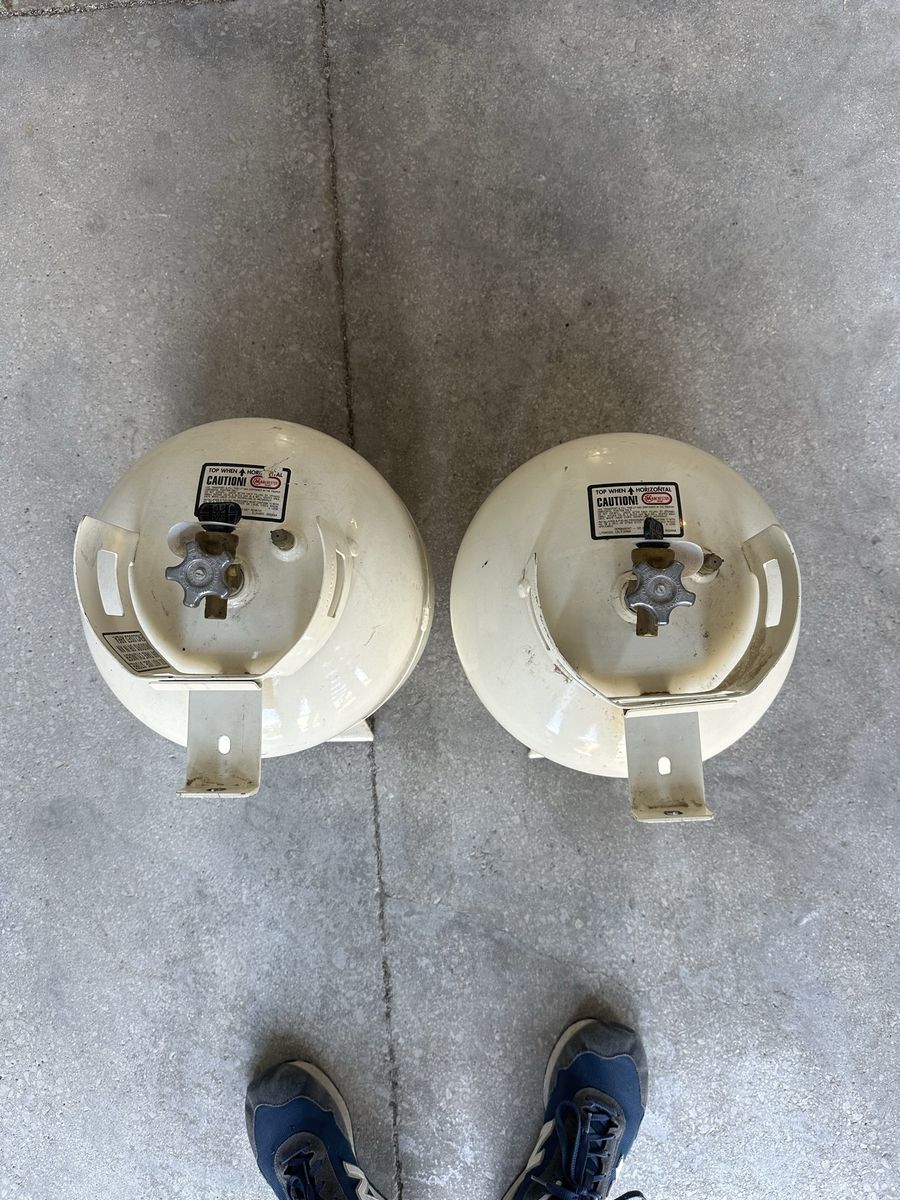 Horizontal RV style propane tanks