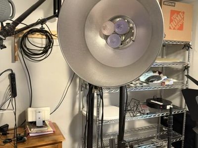 PHOTO STUDIO EQUIPMENT
